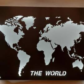 Découpe carte du monde